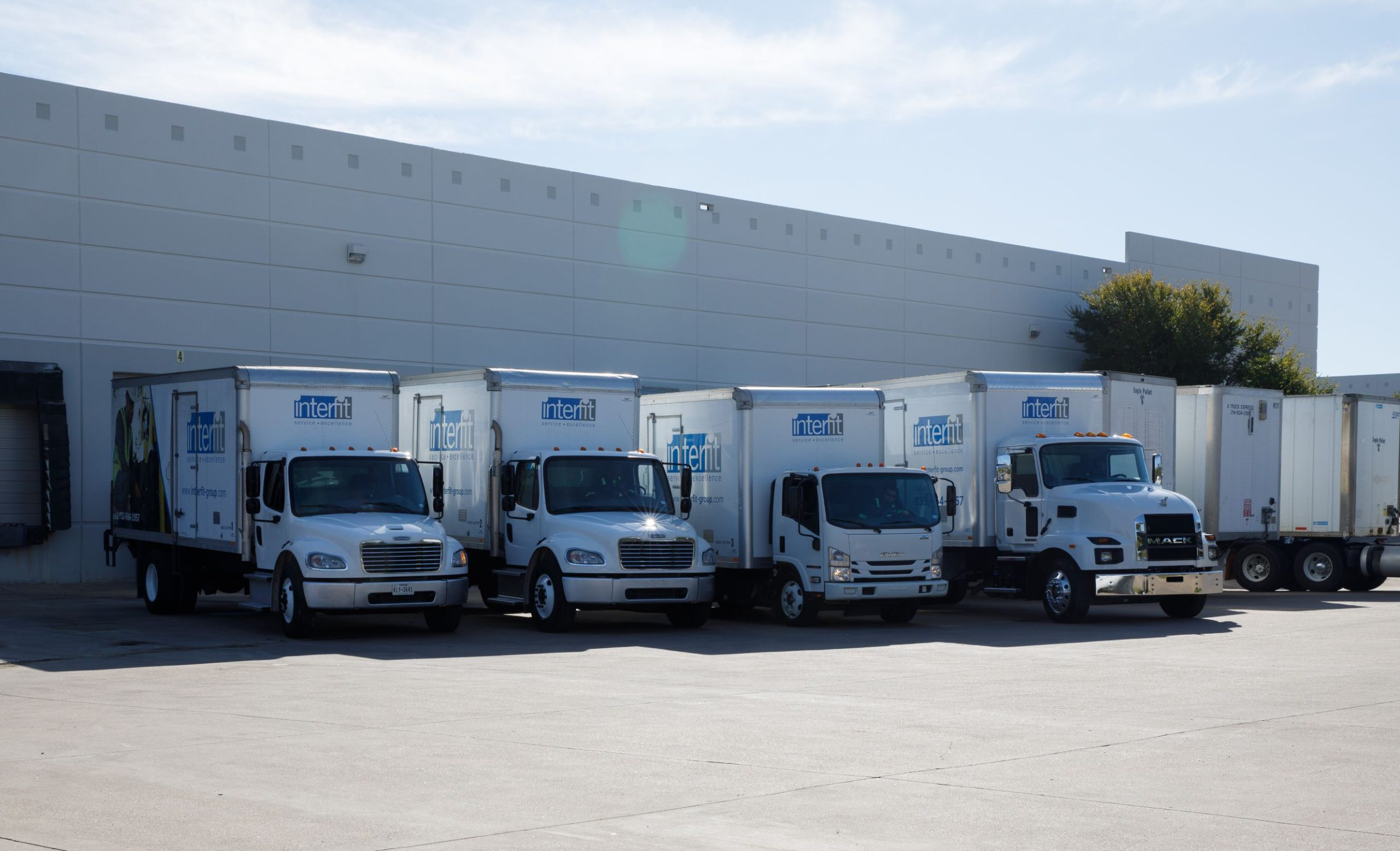 Interfit-mobile-vans-for-onsite-tire-services